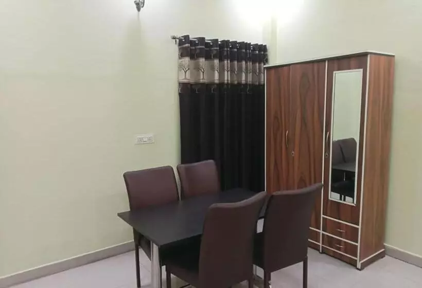 ホテル Anand Family Restaurant