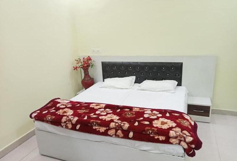 Hotel Anand Family Restaurant