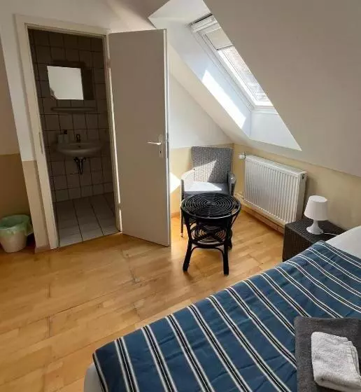 Hotelli Einzelzimmer Mit Bad 14