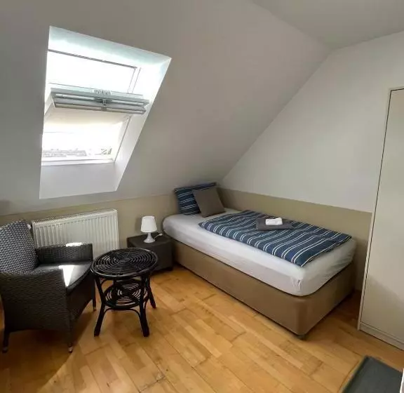 Hotelli Einzelzimmer Mit Bad 14