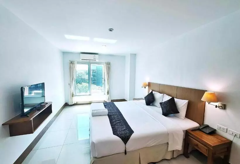 Hotelli Nanthana Villa