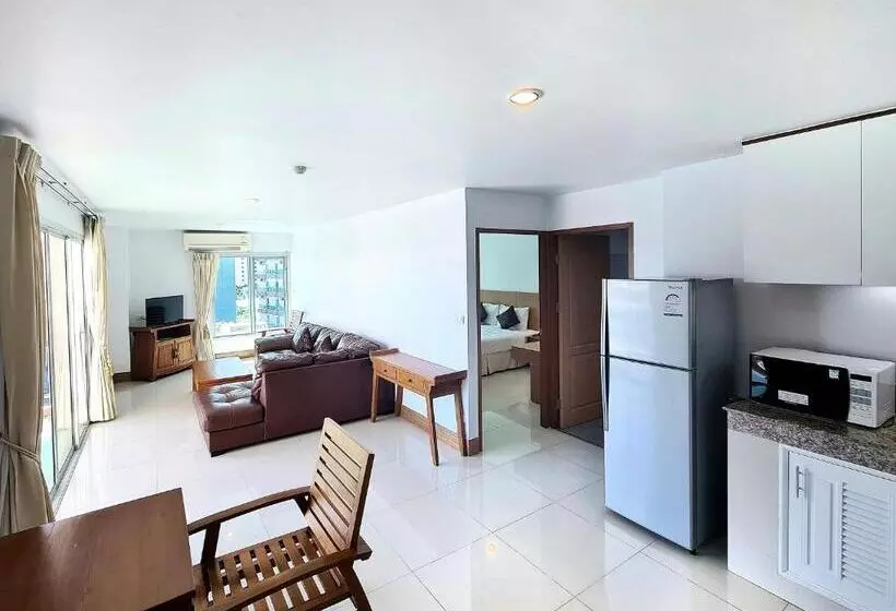 Hotelli Nanthana Villa