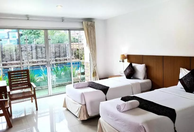 Hotelli Nanthana Villa