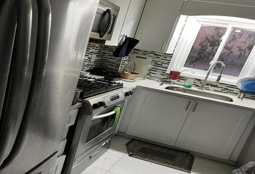 Panzió Affordable Holiday Home Shay 203