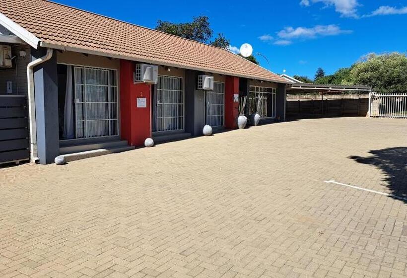 بنسيون Chrisserus Guest Rooms