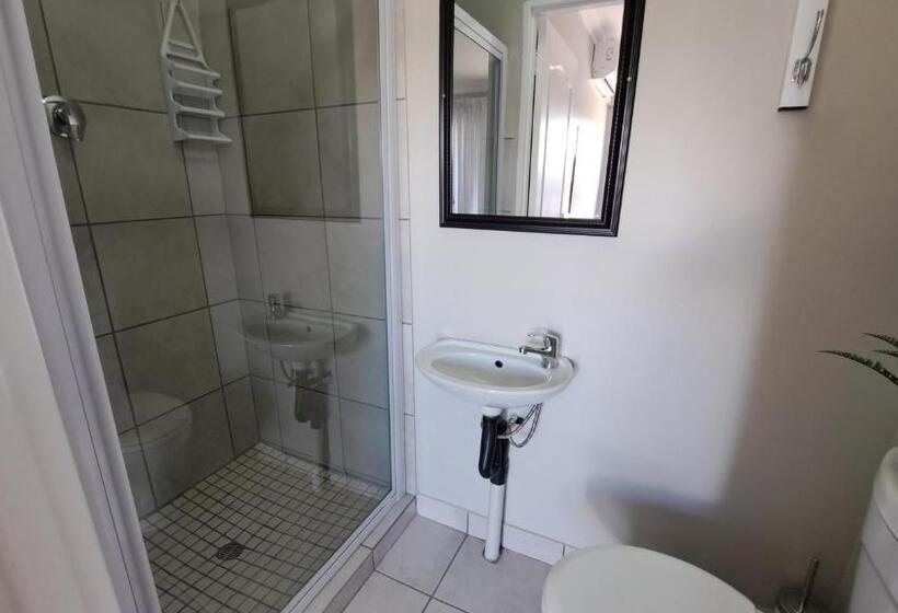 بنسيون Chrisserus Guest Rooms