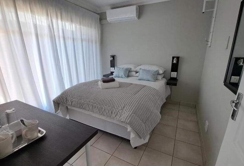 بنسيون Chrisserus Guest Rooms