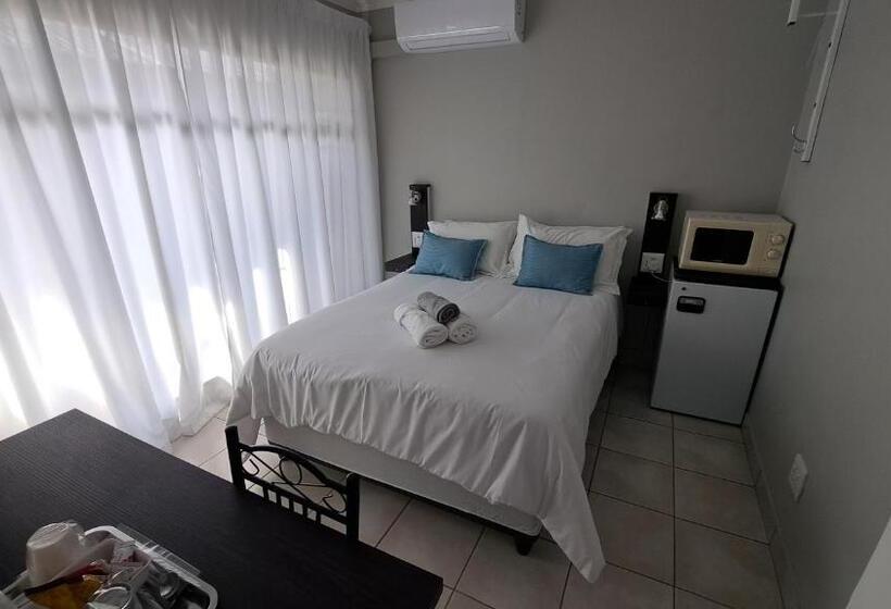 بنسيون Chrisserus Guest Rooms