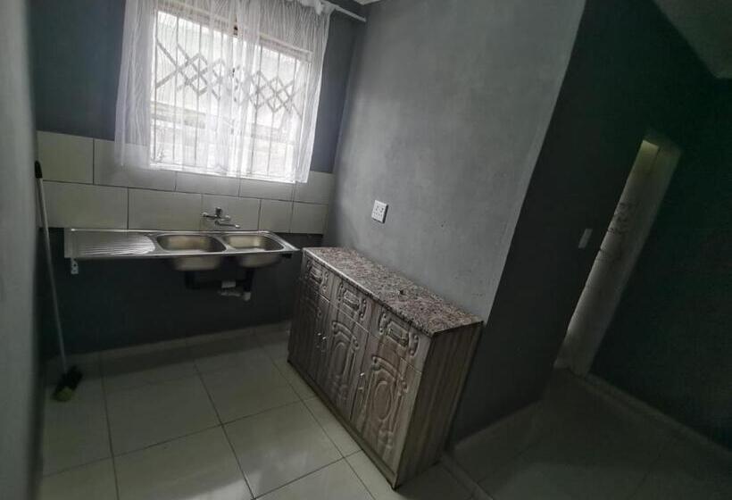 膳宿费 Jmd And Fivhilini Guest House