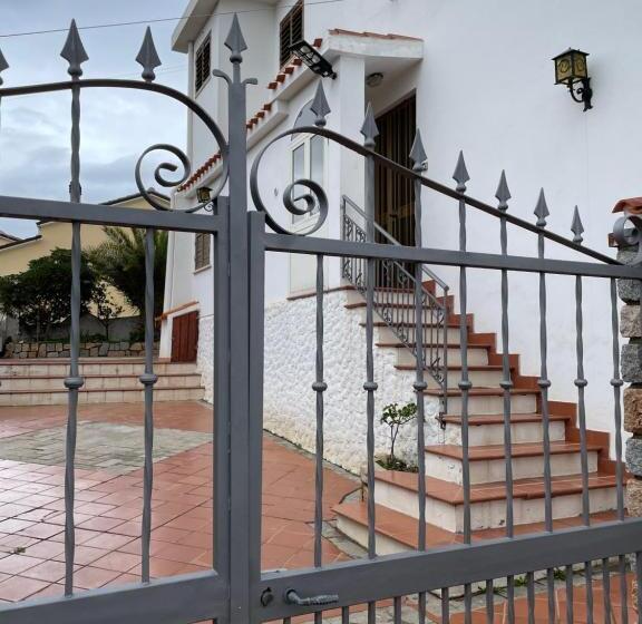 بنسيون Strenia Rooms