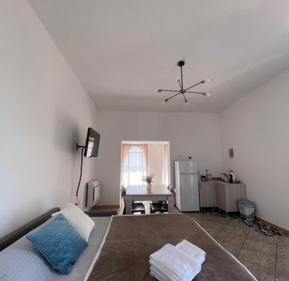 بنسيون Strenia Rooms