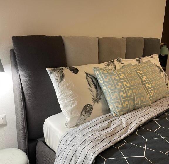 بنسيون Strenia Rooms