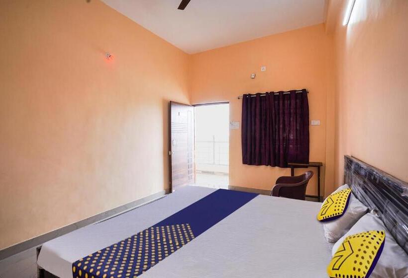 Spot On Hotel Pragya 5