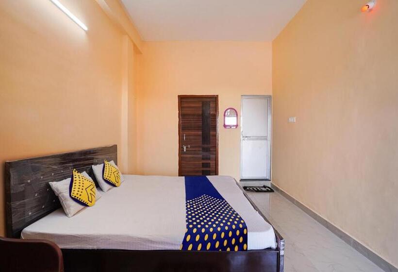 Spot On Hotel Pragya 5