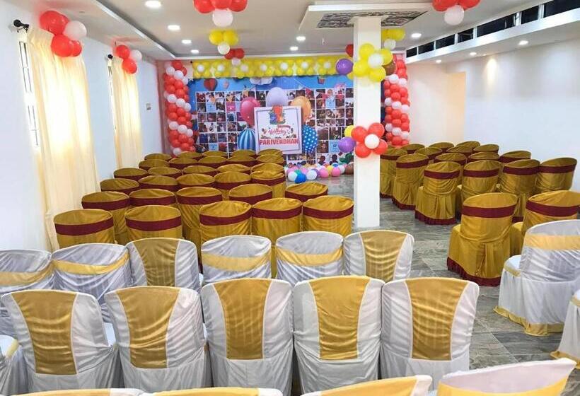 Общежитие Sri Mookambika Mini Hall Group Stay