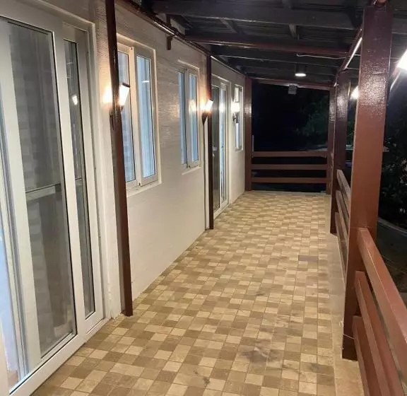 Aamiaismajoitus (B&B) Farmer’s Cafe Villas