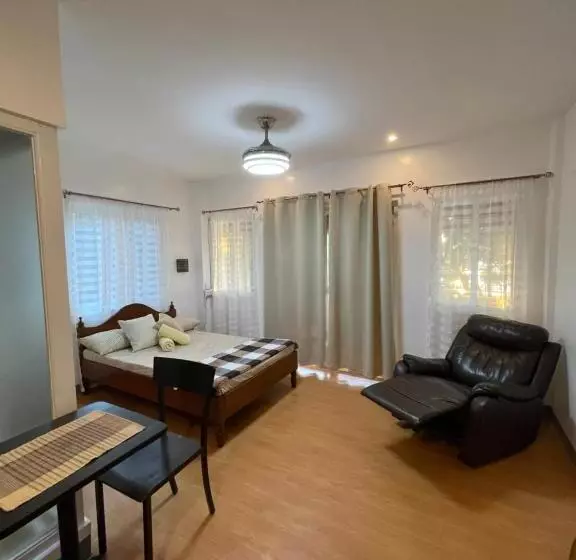 Aamiaismajoitus (B&B) Farmer’s Cafe Villas