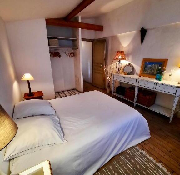 تختخواب و صبحانه Pierres Et Jardins