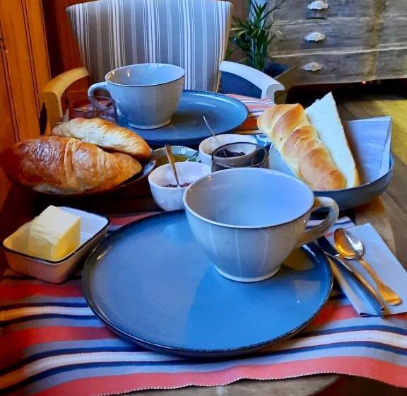 تختخواب و صبحانه Pierres Et Jardins