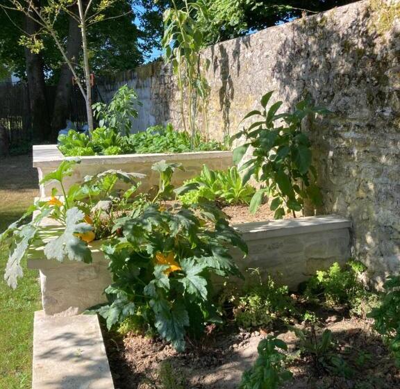 تختخواب و صبحانه Pierres Et Jardins