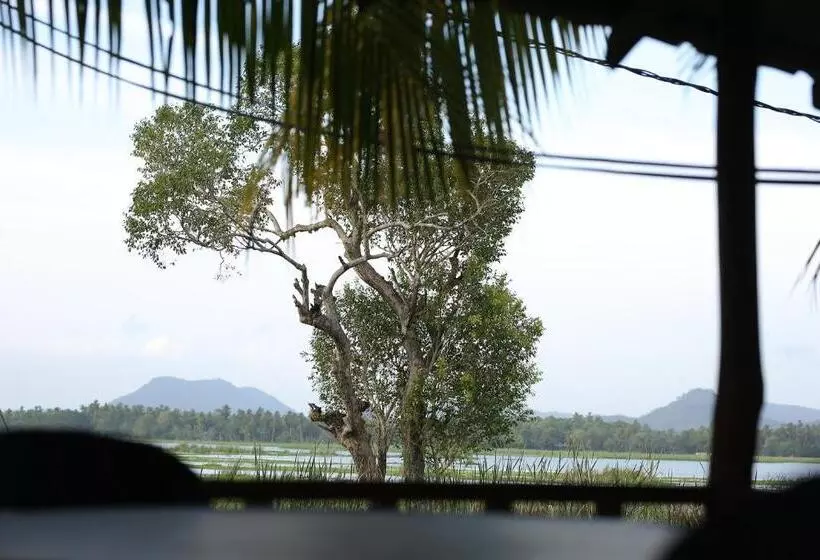 Green Lake View Yala Resort