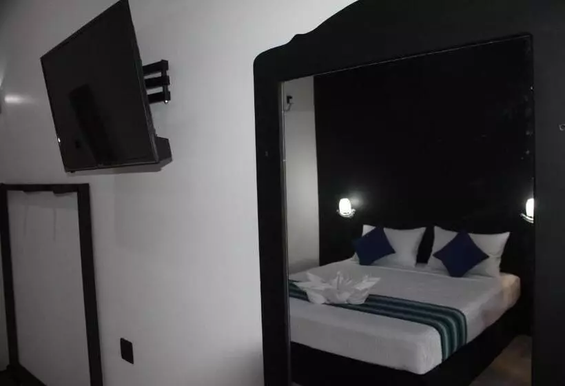 Green Lake View Yala Resort