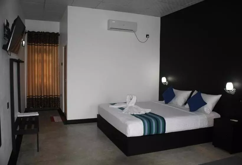 Green Lake View Yala Resort