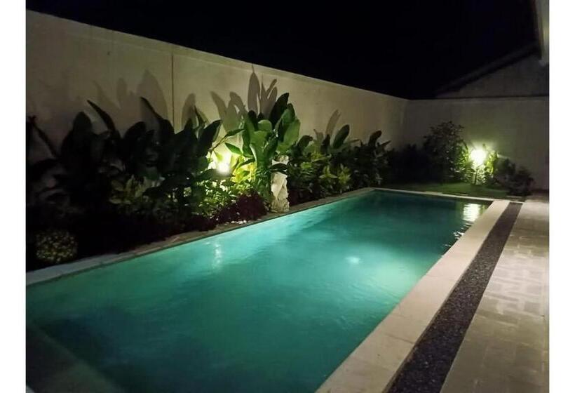 Отель Capital O 93508 Bale Jiwan Mukti Narmada