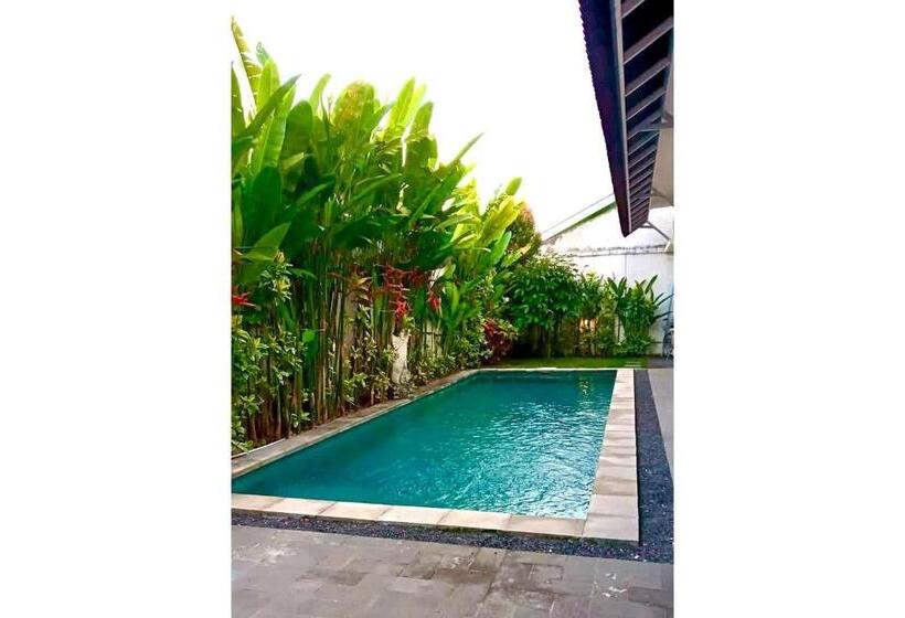 ホテル Capital O 93508 Bale Jiwan Mukti Narmada