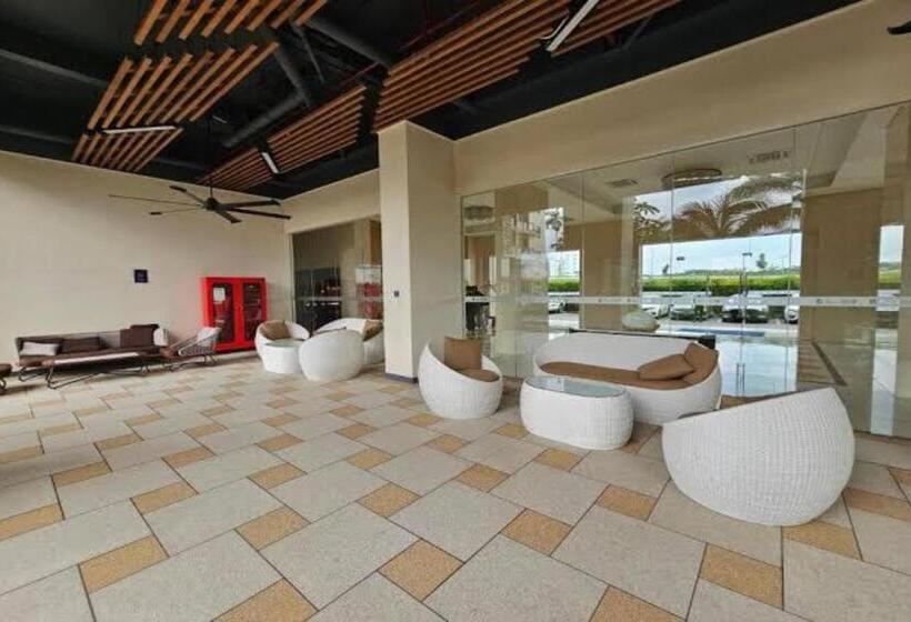 Hotel Capital O 93529 September House