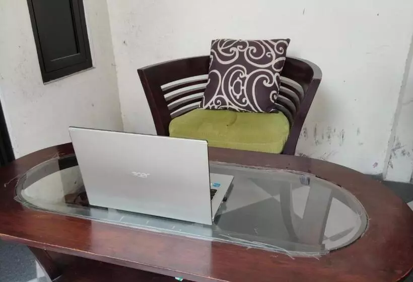 Hotelli Oyo 93525 Griya Wafira Trenggalek Syariah