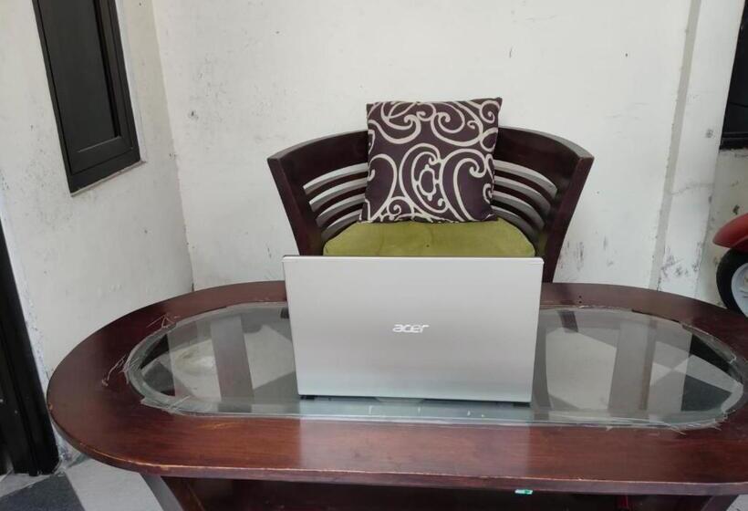 فندق Oyo 93525 Griya Wafira Trenggalek Syariah