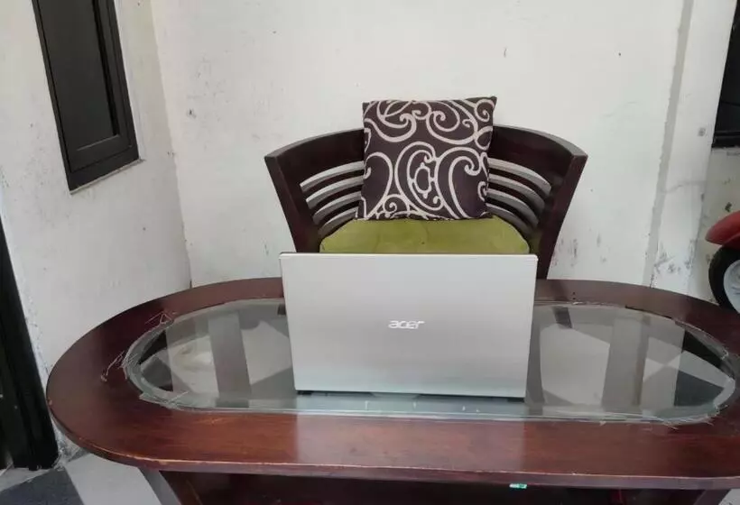 Hotelli Oyo 93525 Griya Wafira Trenggalek Syariah