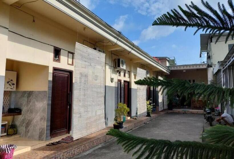 فندق Oyo 93525 Griya Wafira Trenggalek Syariah