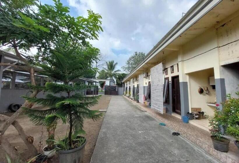 فندق Oyo 93525 Griya Wafira Trenggalek Syariah