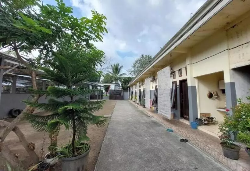 Hotelli Oyo 93525 Griya Wafira Trenggalek Syariah