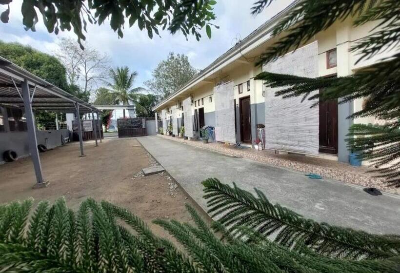 فندق Oyo 93525 Griya Wafira Trenggalek Syariah