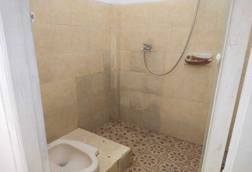 בית מלון כפרי Spot On 93478 Amanda Residence Syariah