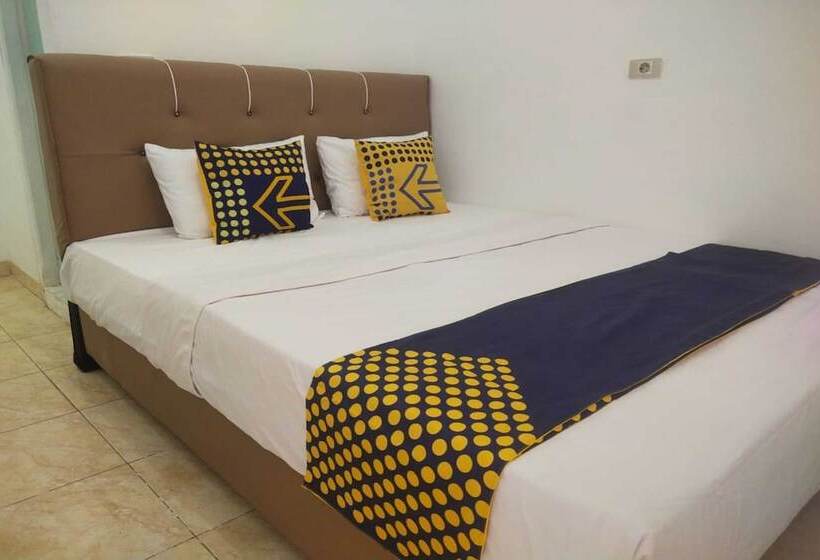 בית מלון כפרי Spot On 93478 Amanda Residence Syariah