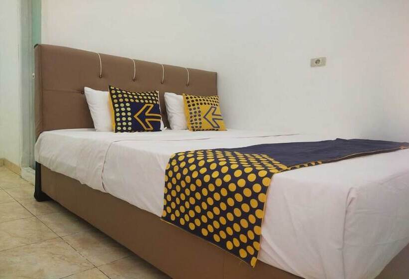 בית מלון כפרי Spot On 93478 Amanda Residence Syariah