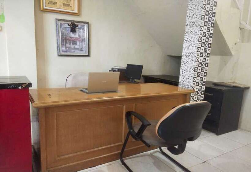 בית מלון כפרי Spot On 93478 Amanda Residence Syariah