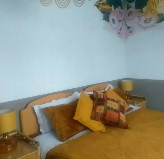 Jesmond B&b Kingsize Ensuite Room 2