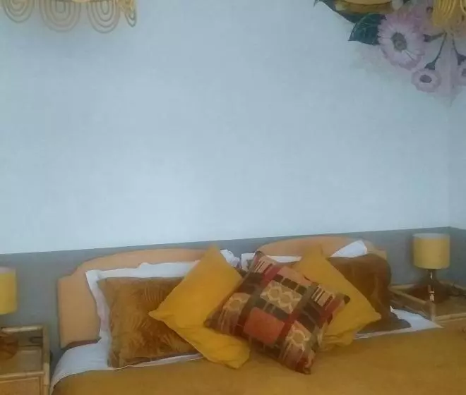 Jesmond B&b Kingsize Ensuite Room 2