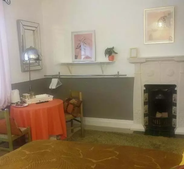 Jesmond B&b Kingsize Ensuite Room 2