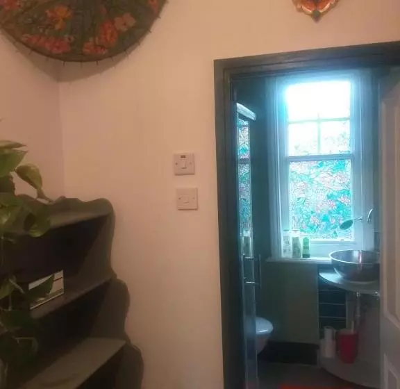 Jesmond B&b Kingsize Ensuite Room 2