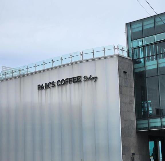 Pensió Bada Village Minbak