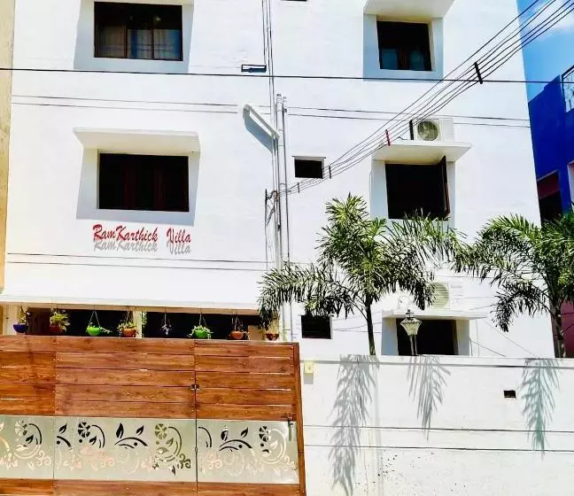 ペンション Ramkarthik Villa Guest House