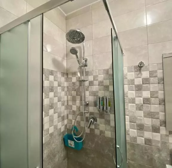 پانسیون Targura Lodging