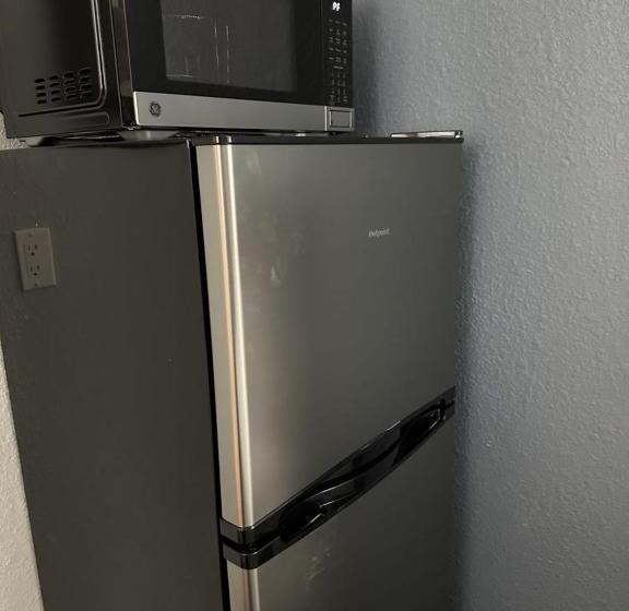 Общежитие Hometowne Studios By Red Roof Lancaster