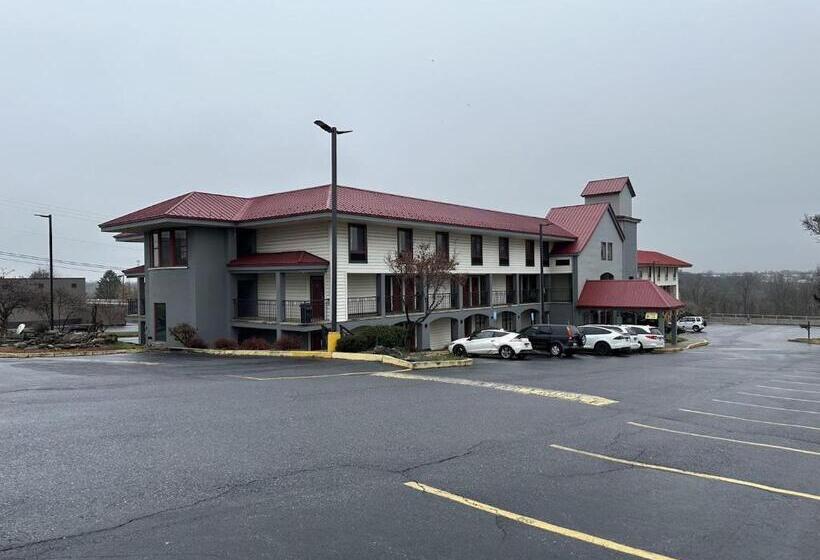 Общежитие Hometowne Studios By Red Roof Lancaster